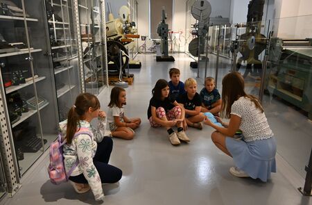 3 otroci v muzejskih depojih_reševanje ugank